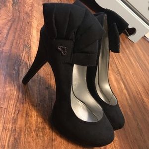 Black Heels w/ Bow